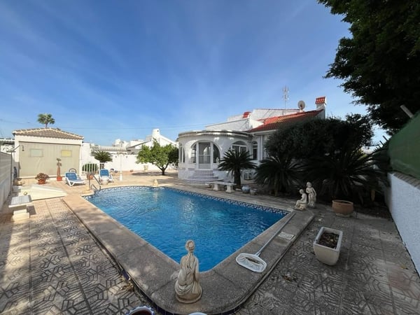 Villa in Los Alcazares - view 1