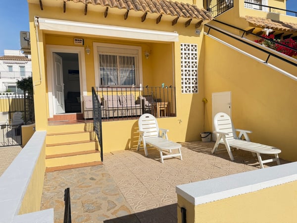 Apartment in Villamartin - view 1