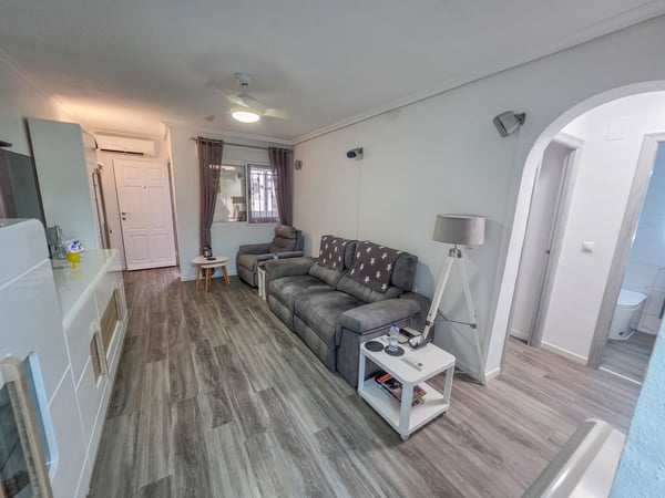 Apartment in Los Montesinos - view 1