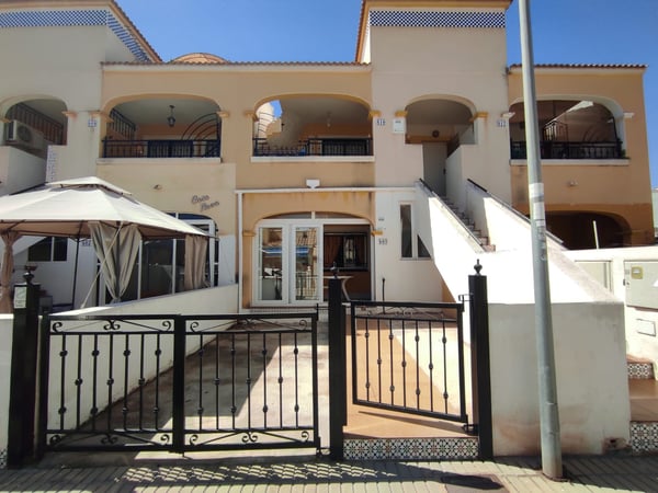 Apartment in Residencia los Altos - view 1