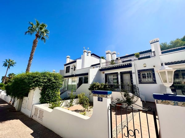 House in Villamartin - view 1