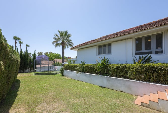 Villa in Sotogrande - view 1