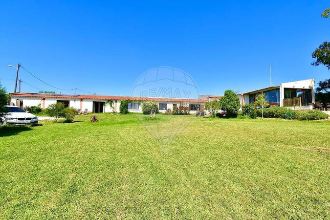 Villa in Sao Joao das Lampas - view 1