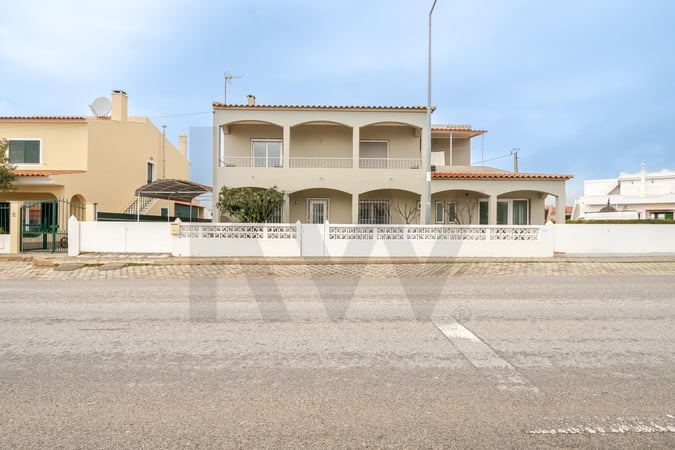 House in Pera - view 1