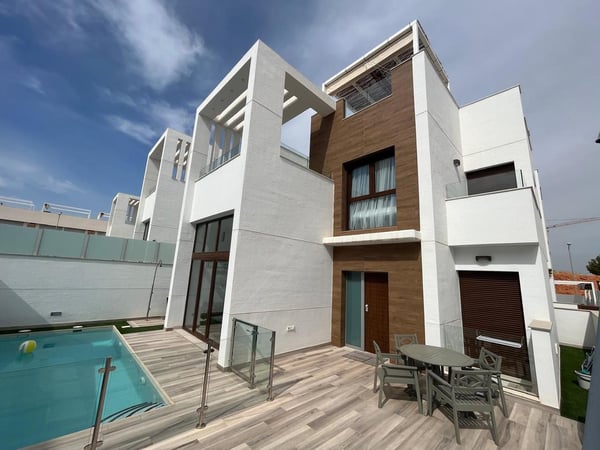 Villa in Los Balcones - view 1