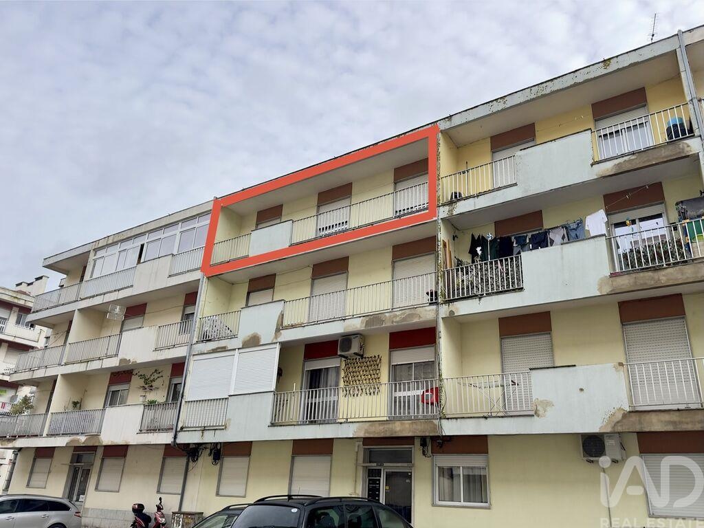 Apartment in Samora Correia - Image 2