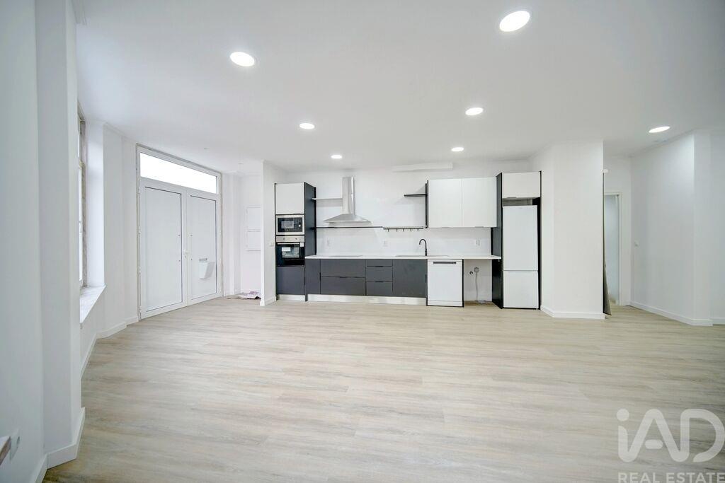 Apartment in Agualva - Image 3