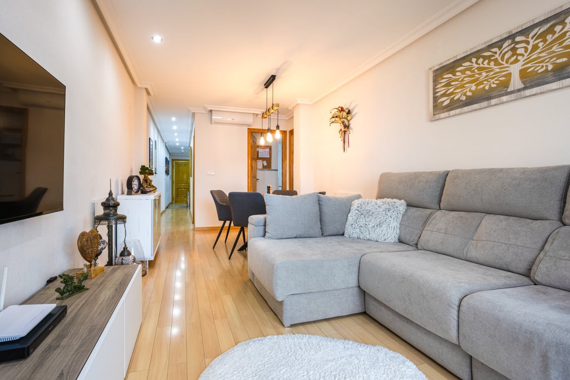 Apartment in Los Montesinos - Image 2