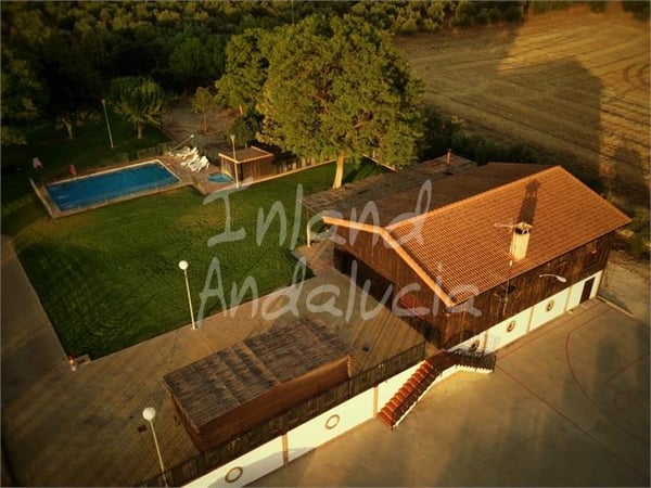 Villa in La Carlota - view 1