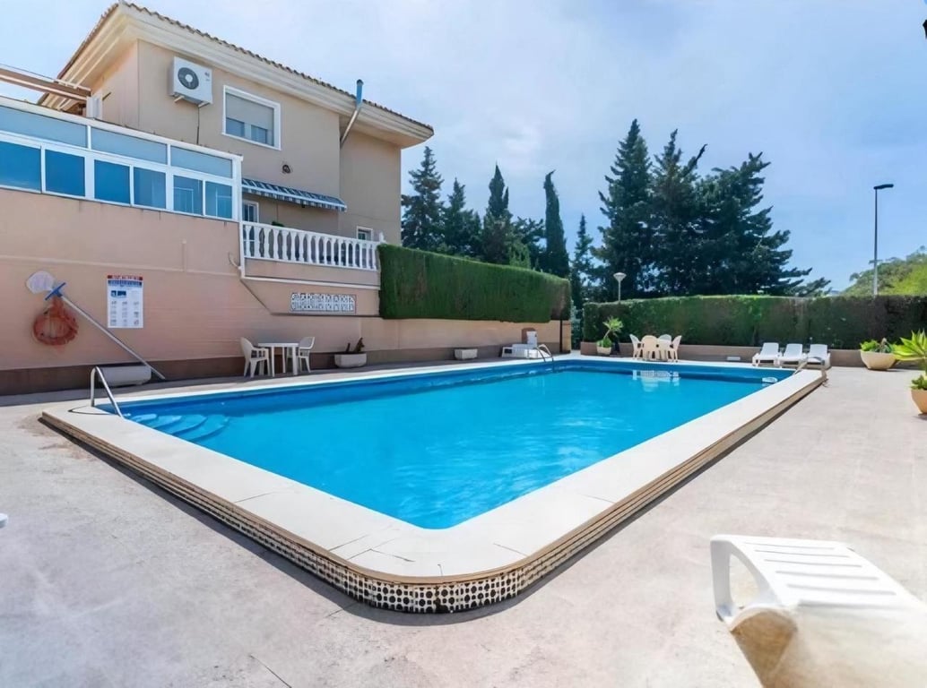 Villa in Torrevieja - Image 2