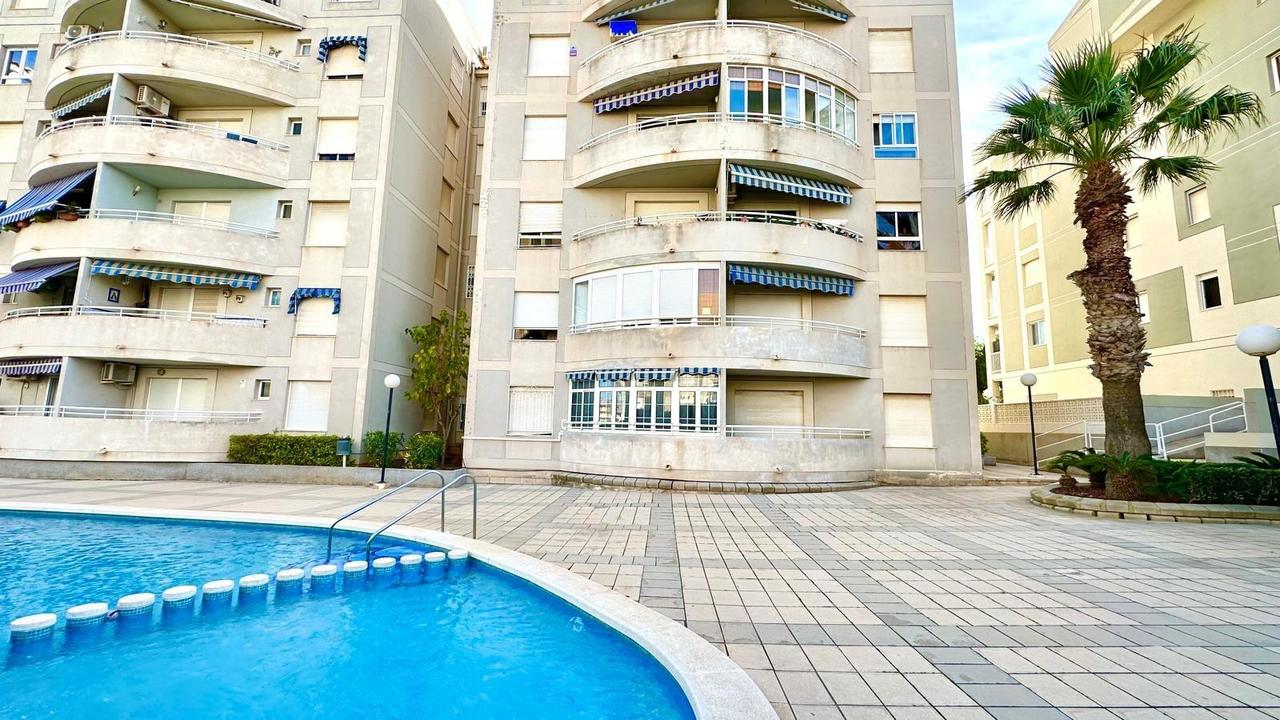 Apartment in Torrevieja - Image 2