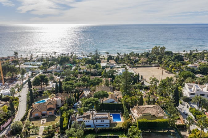 Villa in Marbella - view 1