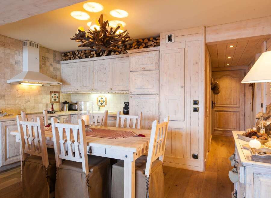 Apartment in Courchevel - Image 4