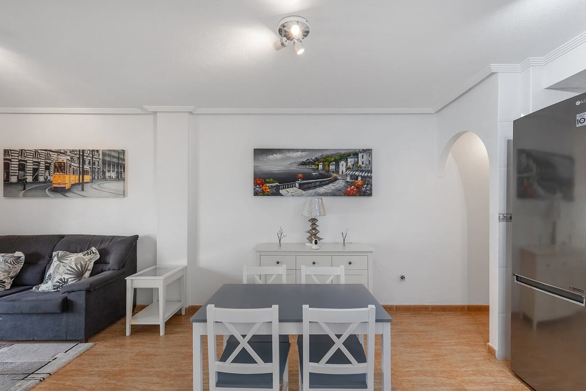 Apartment in Urbanizacion los Balcones - Image 3
