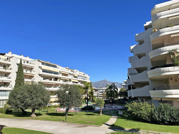Apartment in San Pedro de Alcantara - view 1