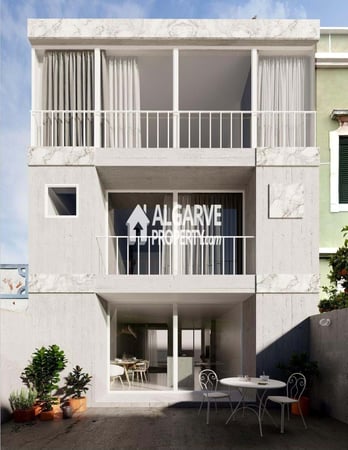 Land in Faro - view 1