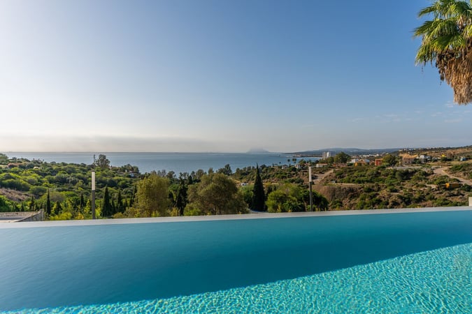 House in Manilva - view 1