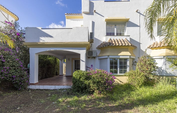 House in Elviria - view 1