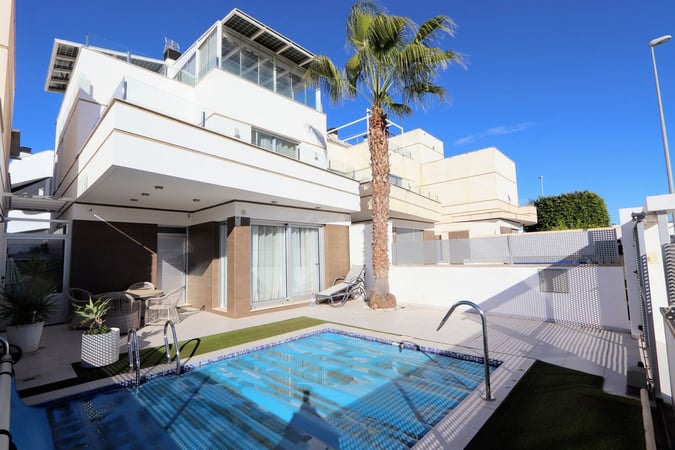 Villa in Dehesa de Campoamor - view 1