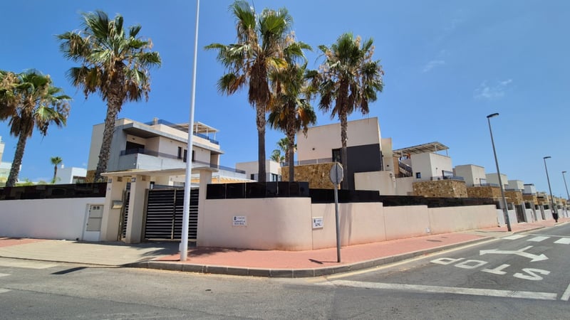 Villa in Torrevieja - view 1