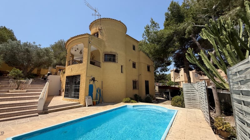 Villa in Molins - view 1