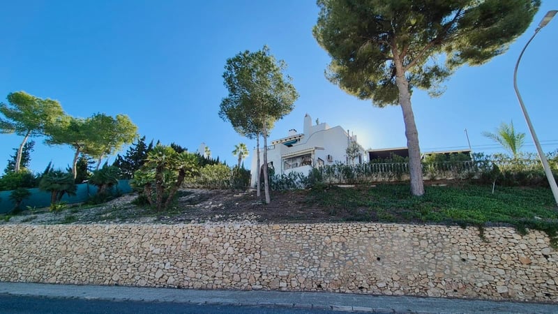 Villa in Molins - view 1