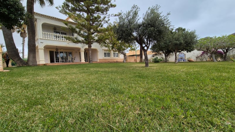 Villa in Molins - view 1