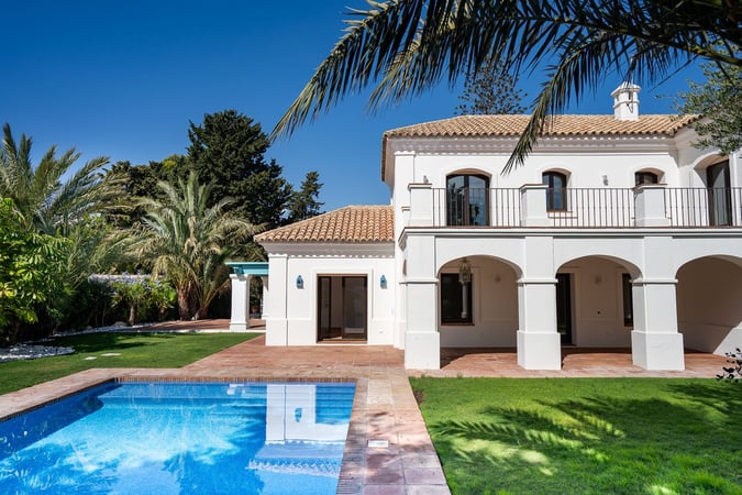 Villa in Guadalmina - view 1