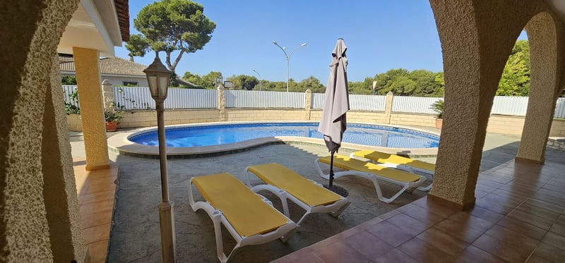 Villa in Dehesa de Campoamor - view 1