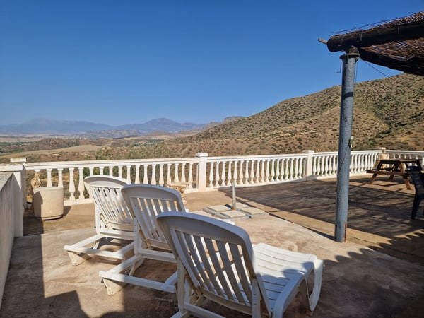 House in Pizarra - view 1