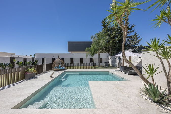 Villa in Guadalmansa - view 1