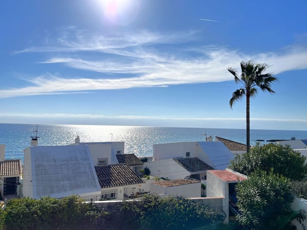 Villa in Estepona - view 1