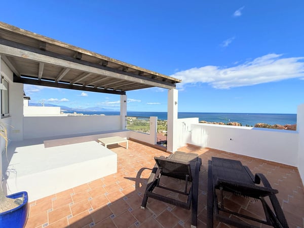 Penthouse in La Duquesa - view 1
