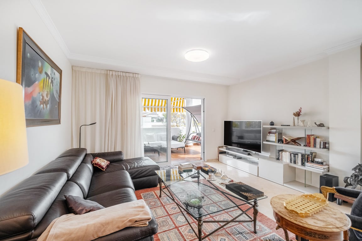 House in Nueva Andalucia - Image 2