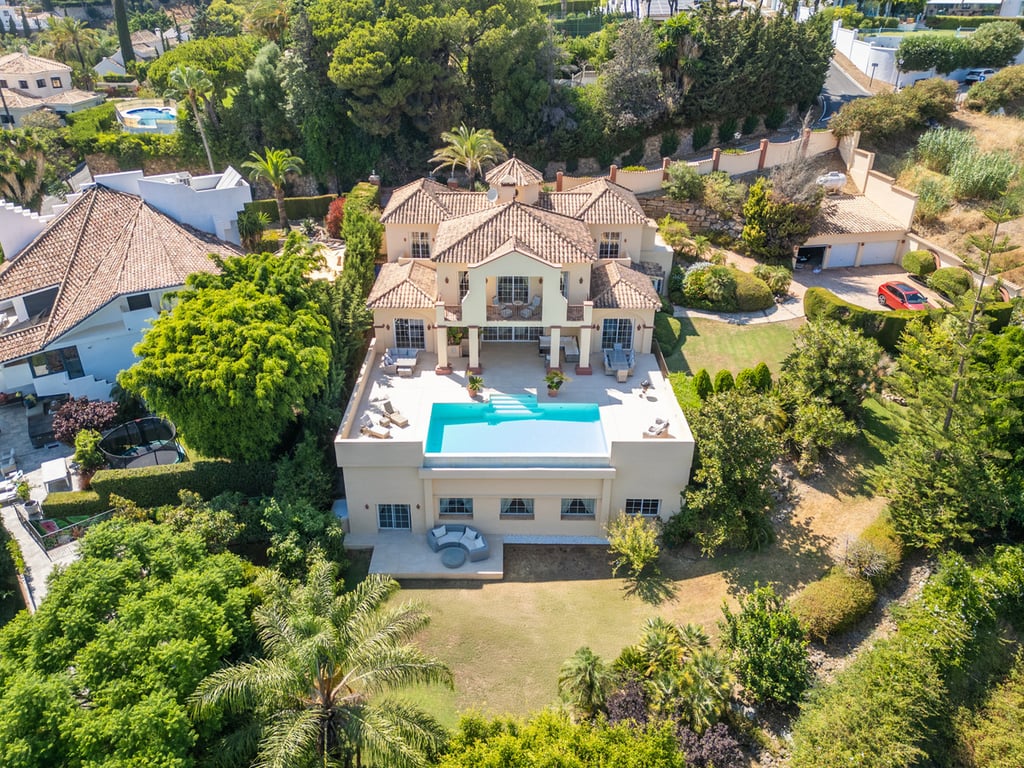 Villa in Benahavis - Image 2