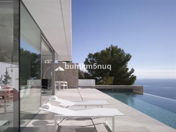 Villa in Calp - view 1