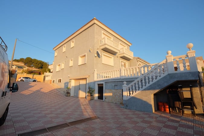 Villa in Calp - view 1