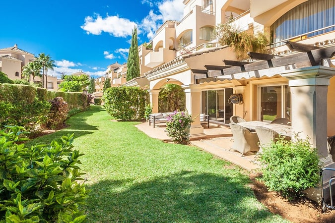 Apartment in Marbella Del Este - view 1