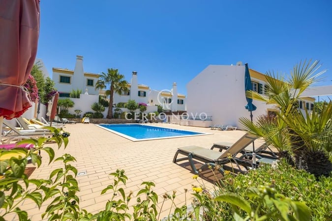 Villa in Paderne - view 1