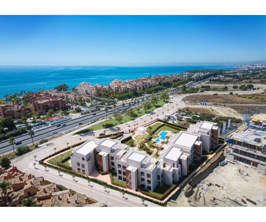 House in Estepona - Image 2