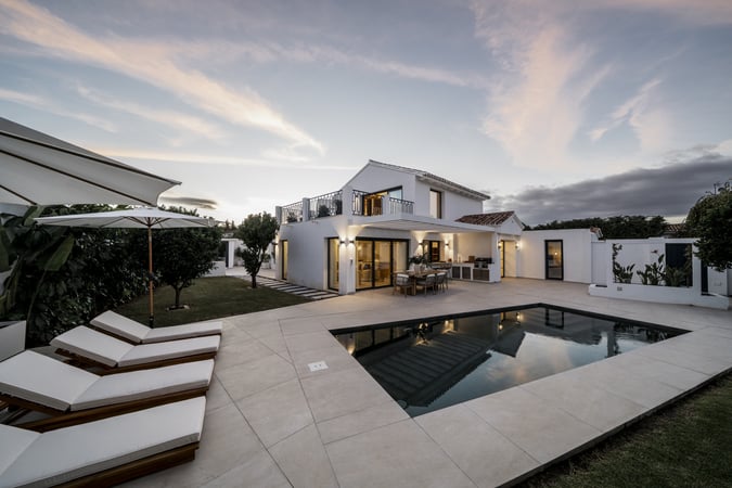 Villa in San Pedro de Alcantara - view 1