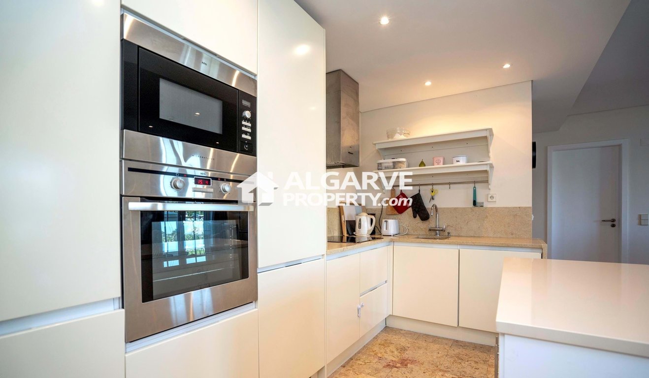 Apartment in Quarteira - Image 3