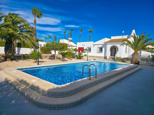 Villa in Torrevieja - view 1