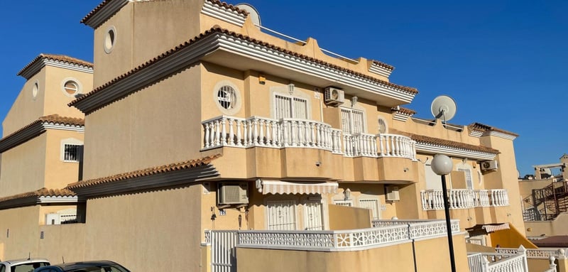 House in Villamartin - view 1