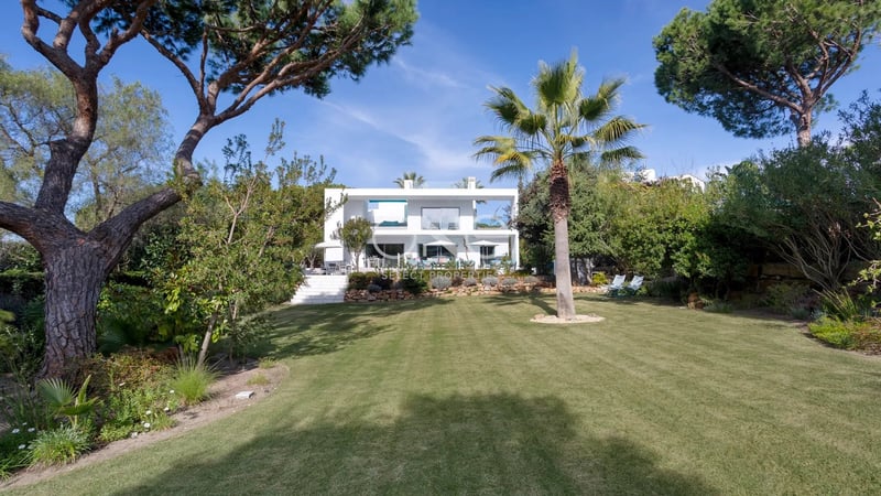 Villa in Loule - view 1