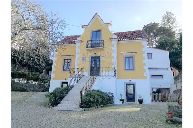 Villa in Sintra - view 1