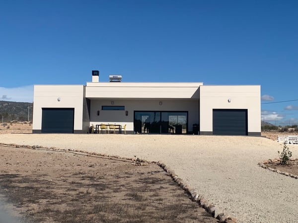 Villa in Pinoso - view 1