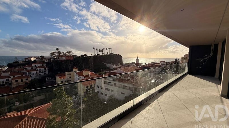 Apartment in Camara de Lobos - view 1