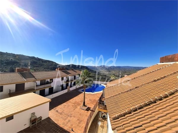 Apartment in Alcaucin - view 1