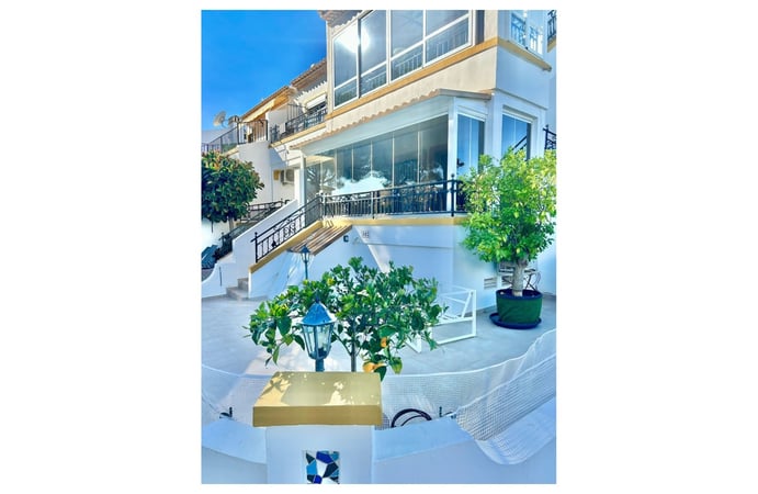 Apartment in Villamartin - view 1